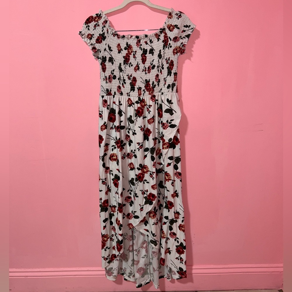 White floral maternity dress